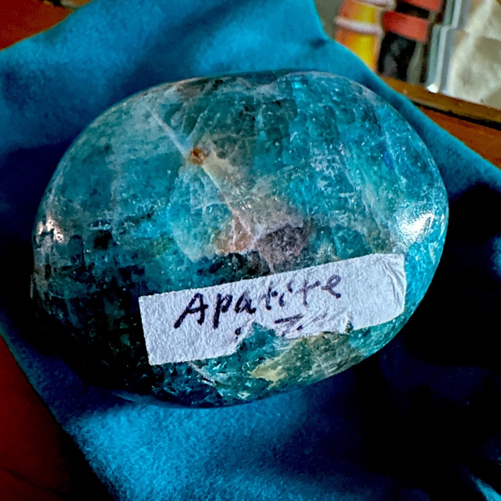 Apatite Polished Stone 2x1.5x1 with pouch